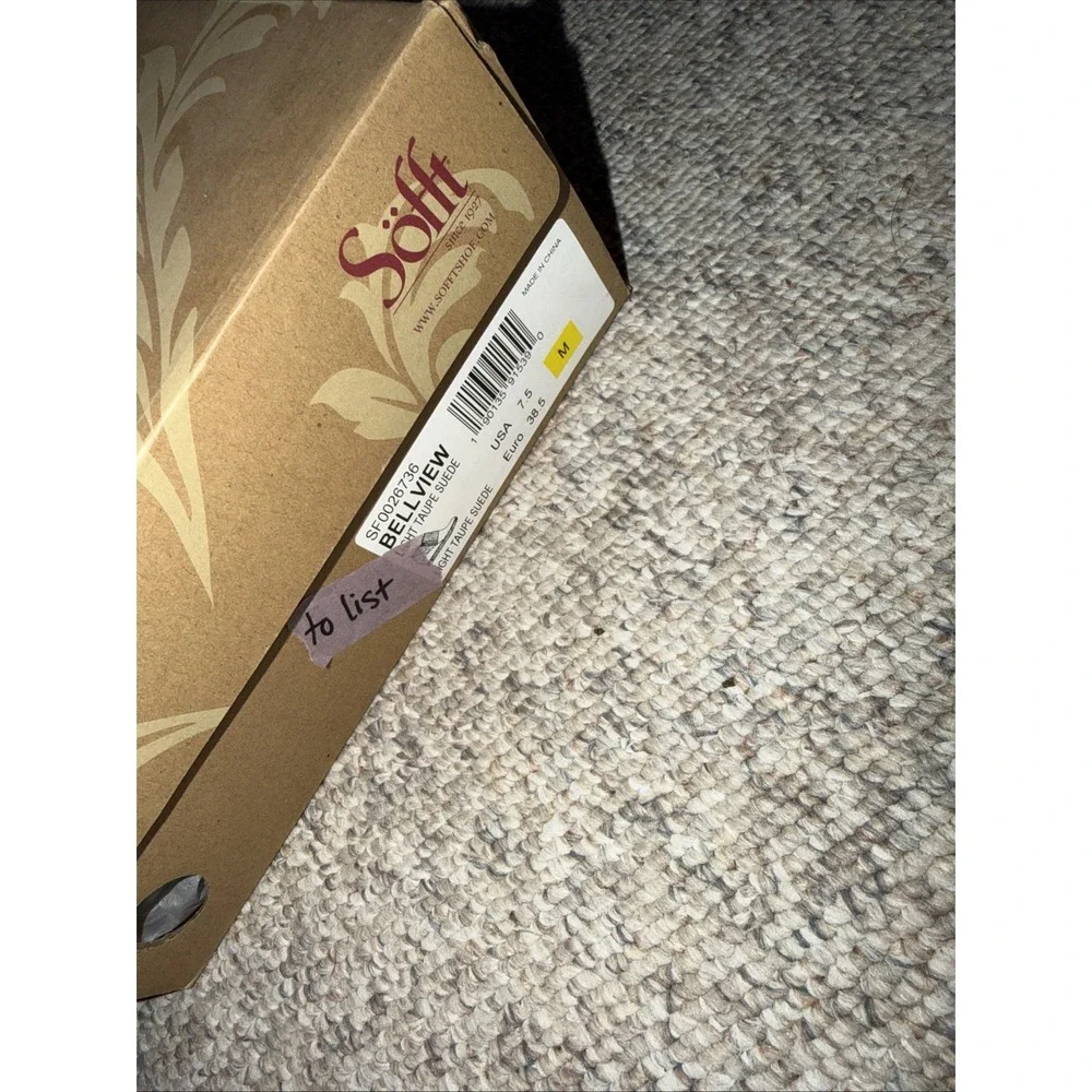 Women's Soffft Size 7.5 Bellview Light Taupe Suede